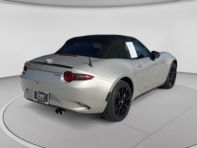 Used 2022 MAZDA MX-5 Miata Club RWD image 6