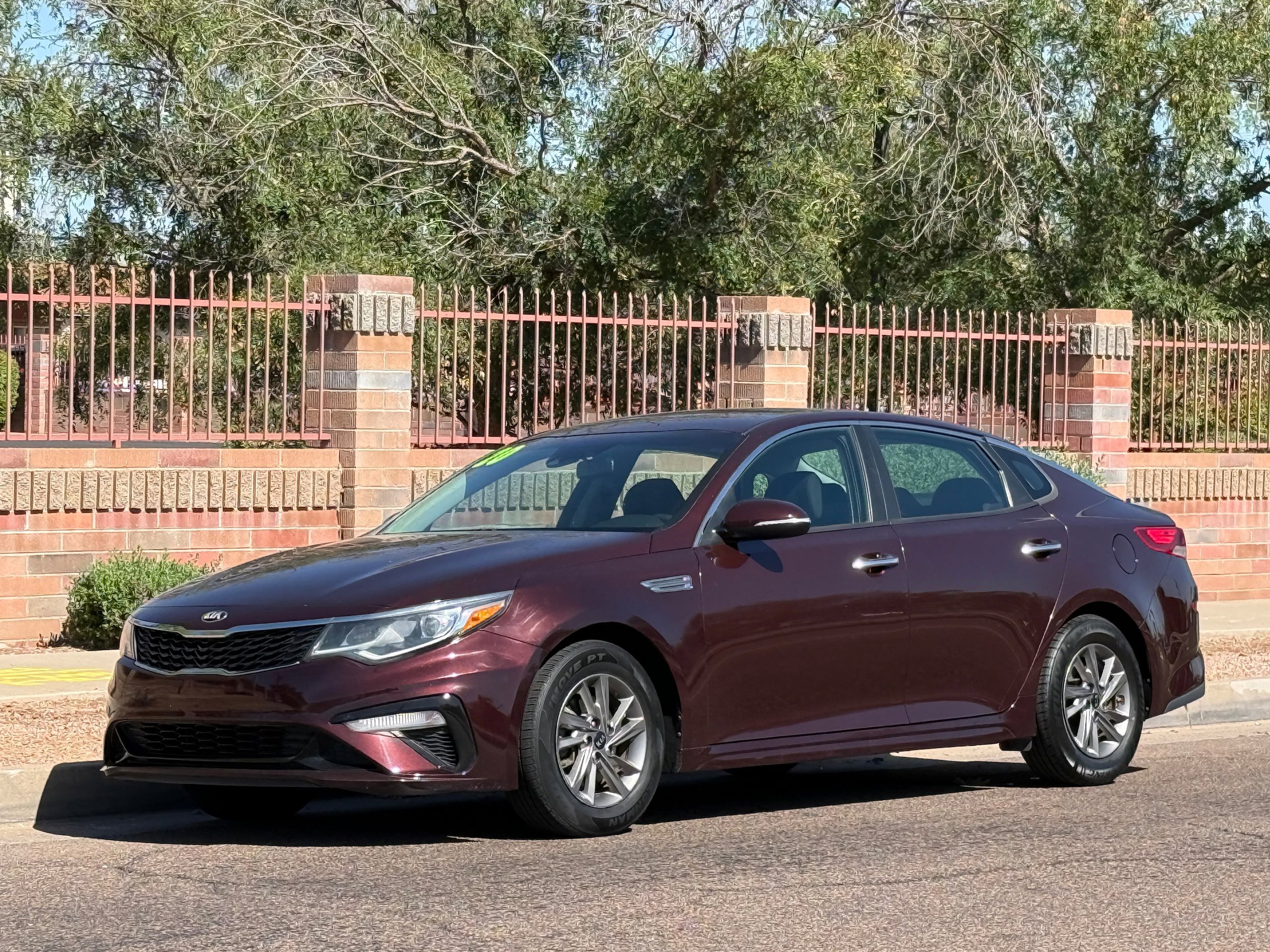 Used 2020 Kia Optima LX FWD image 1