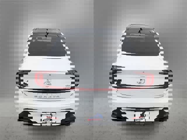 Used 2021 Hyundai Sonata Limited w/ Preferred Accessory Package image 5