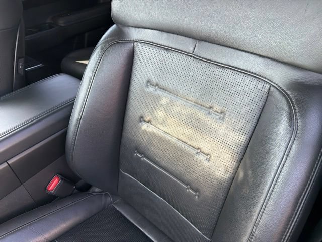 Used 2025 Hyundai Santa Fe Limited AWD/4WD image 23