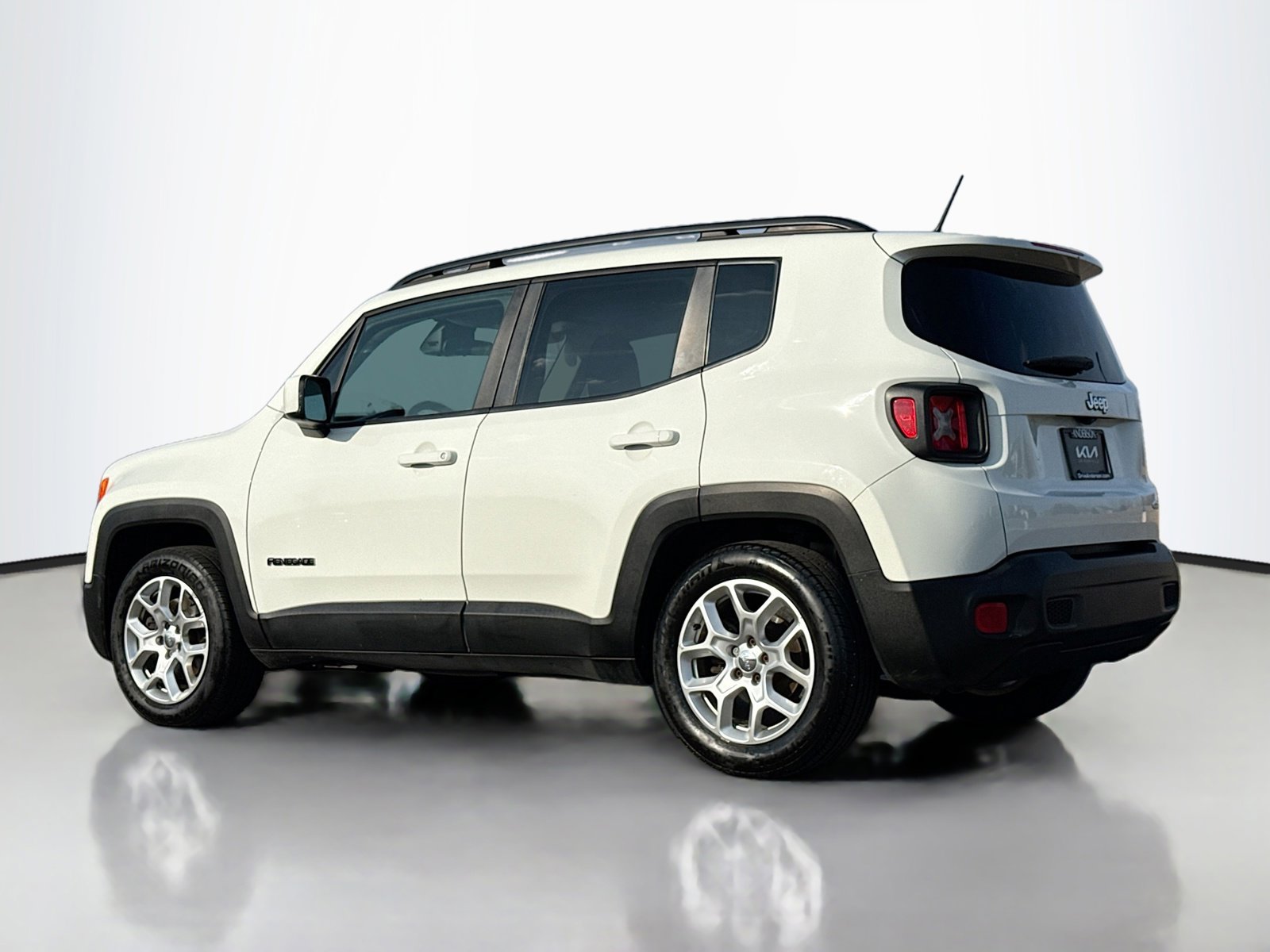 Used 2015 Jeep Renegade Latitude image 13