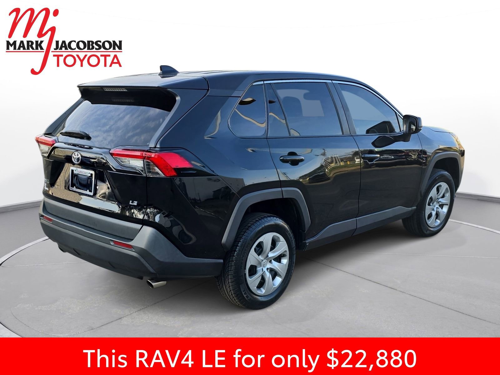Used 2022 Toyota RAV4 LE image 8