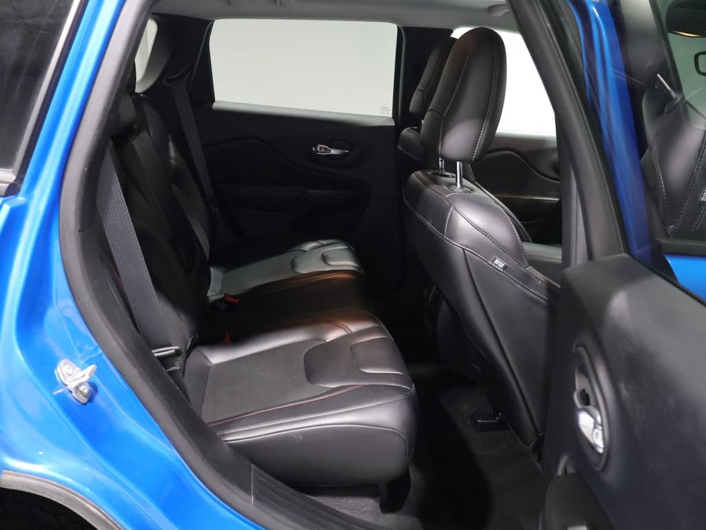Used 2021 Jeep Cherokee Trailhawk AWD/4WD image 21