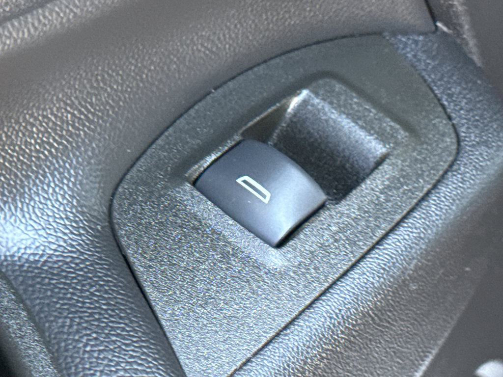 Certified 2023 Chevrolet Equinox LT FWD image 30