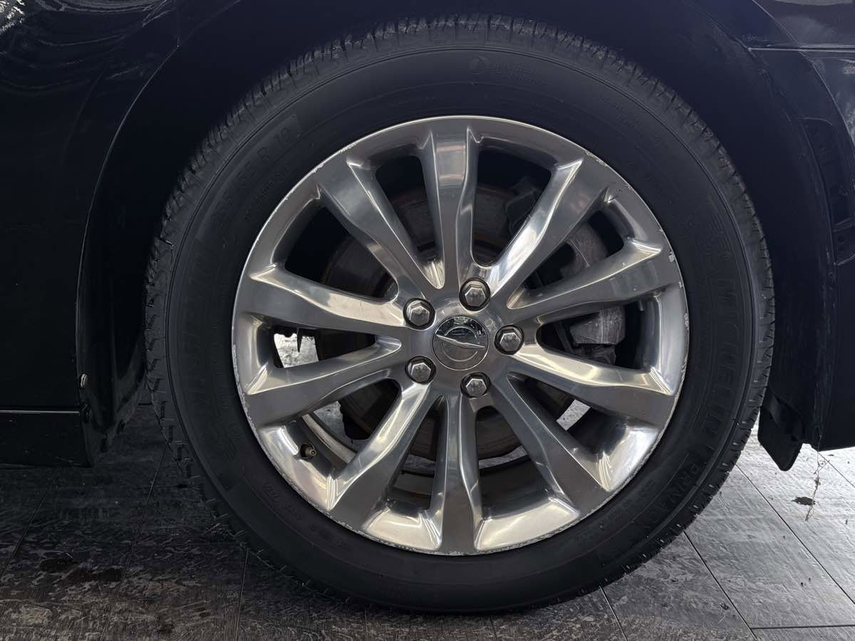 Used 2019 Chrysler 300 Touring L w/ Quick Order Package 22F image 39