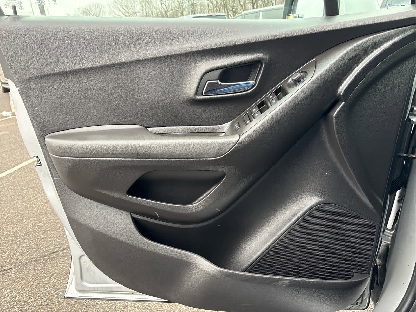 Used 2018 Chevrolet Trax LT w/ LT Convenience Package image 28
