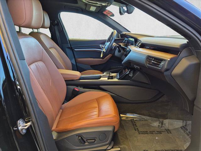 Used 2022 Audi e-tron Premium AWD/4WD image 20