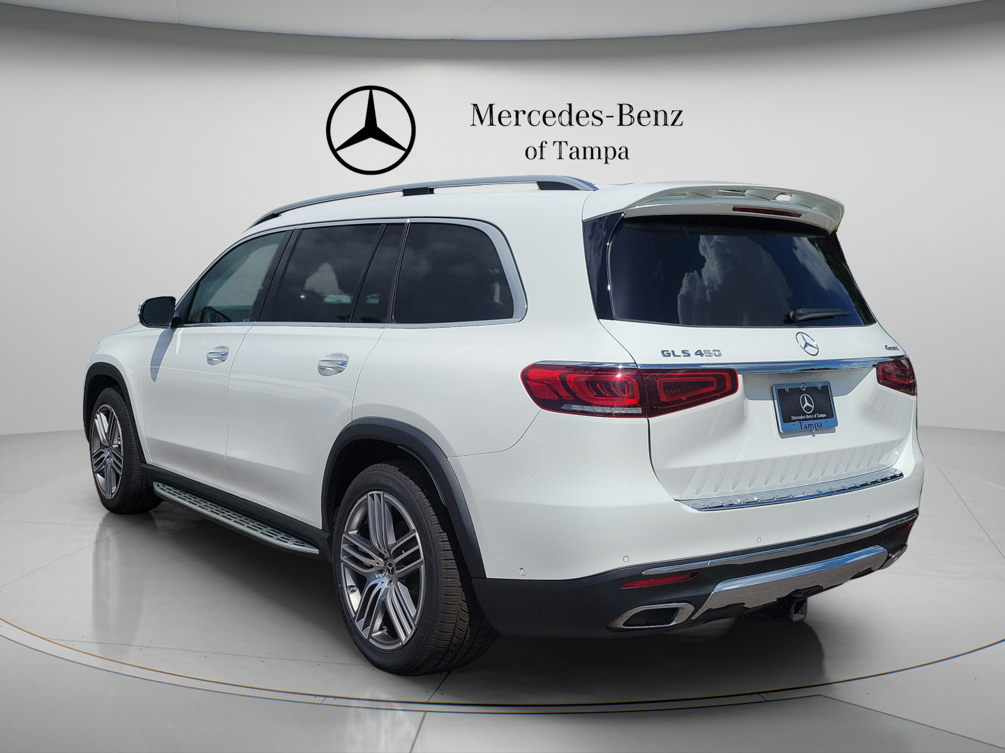 Used 2022 Mercedes-Benz GLS 450 4MATIC image 2