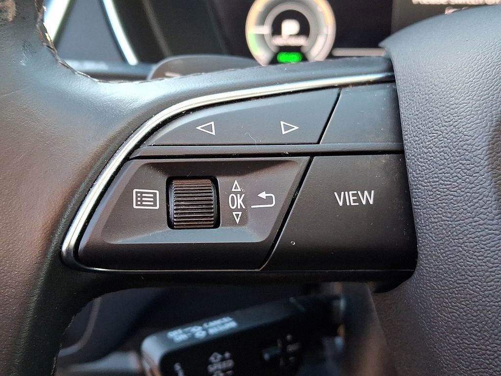 Used 2023 Audi Q5 e Premium w/ Convenience Package image 17