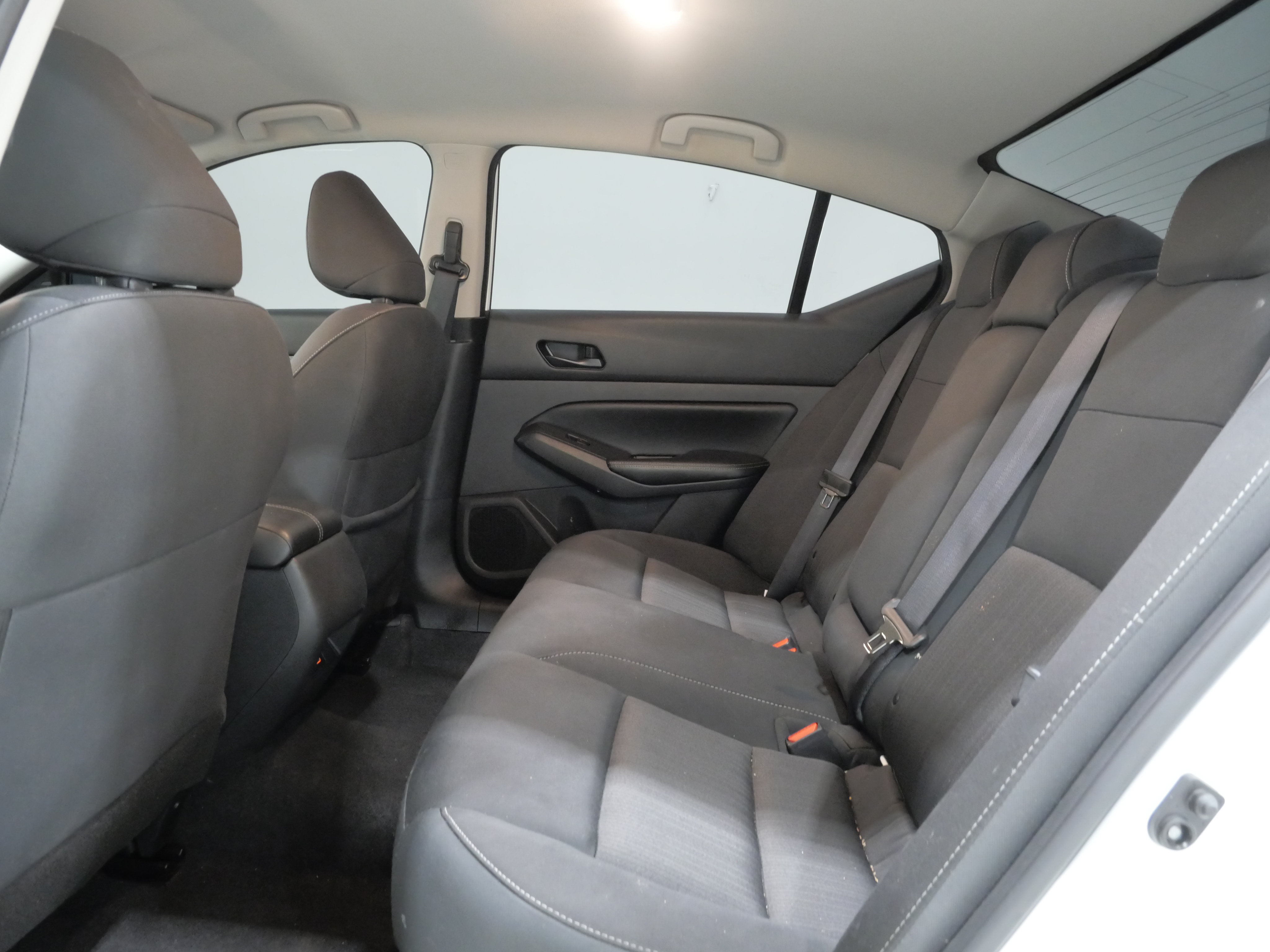 Used 2024 Nissan Altima 2.5 SV FWD image 23