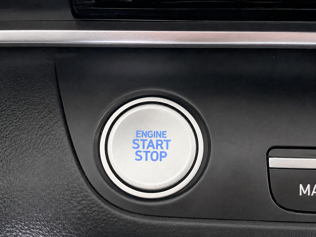 Used 2023 Hyundai Elantra SEL w/ Convenience Package FWD image 6