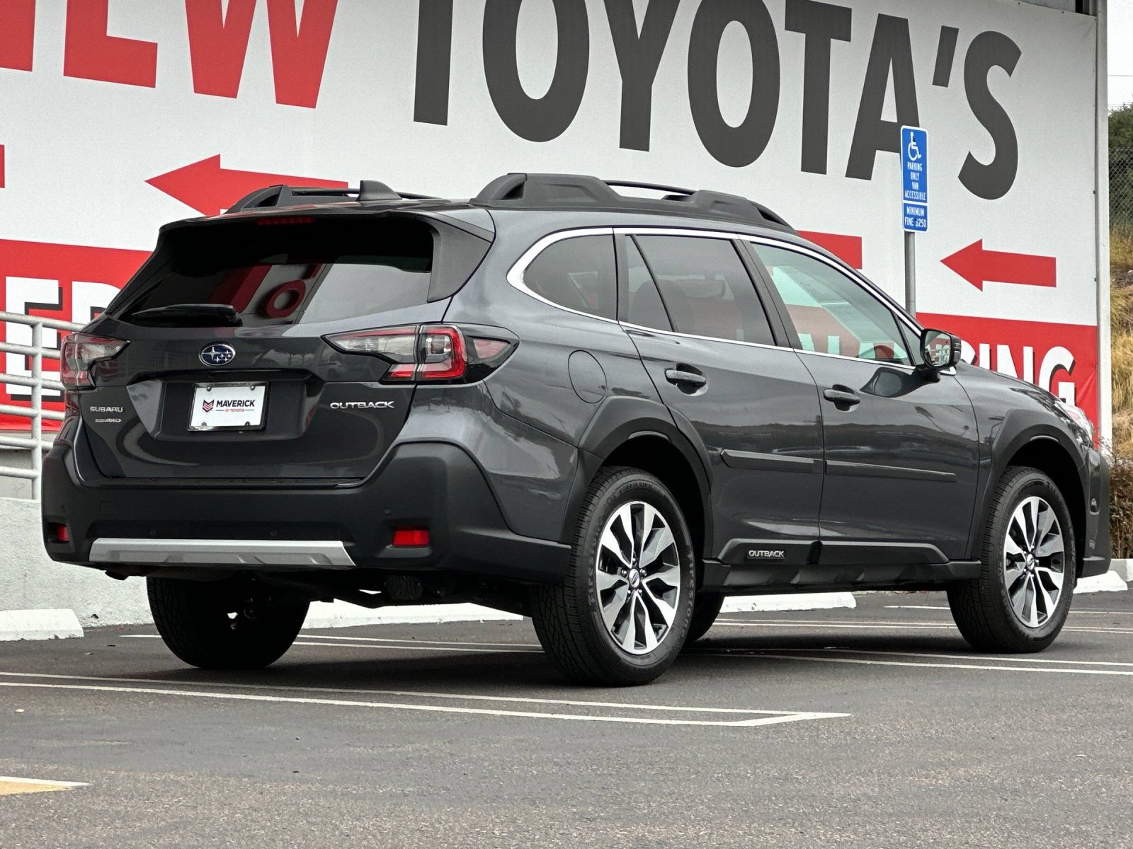 Used 2023 Subaru Outback Limited AWD/4WD image 5
