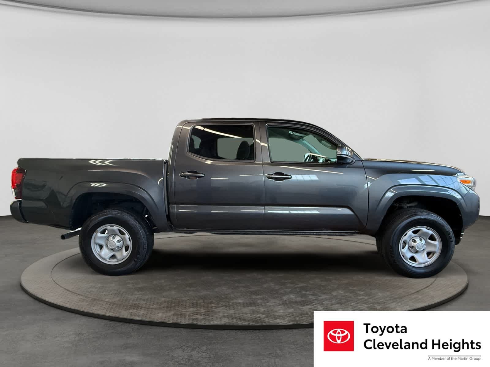Used 2023 Toyota Tacoma SR AWD/4WD image 4