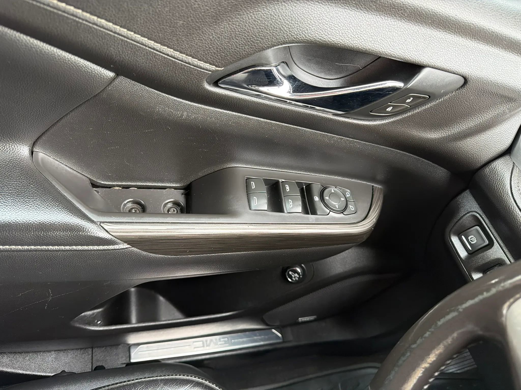 Used 2020 GMC Acadia SLT FWD image 22