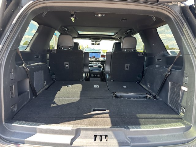 Used 2022 Lincoln Navigator Reserve w/ Equipment Group 201A AWD/4WD image 11