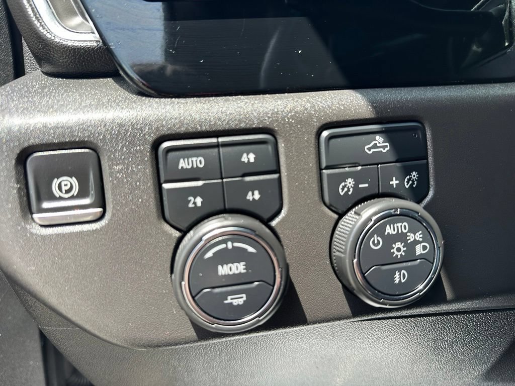 Used 2024 Chevrolet Silverado 1500 LT Trail Boss w/ Convenience Package II AWD/4WD image 18