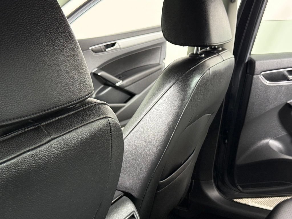 Used 2019 Volkswagen Passat 2.0T Wolfsburg FWD image 26