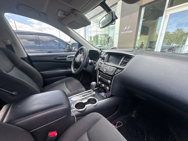 Used 2020 Nissan Pathfinder SV FWD image 9