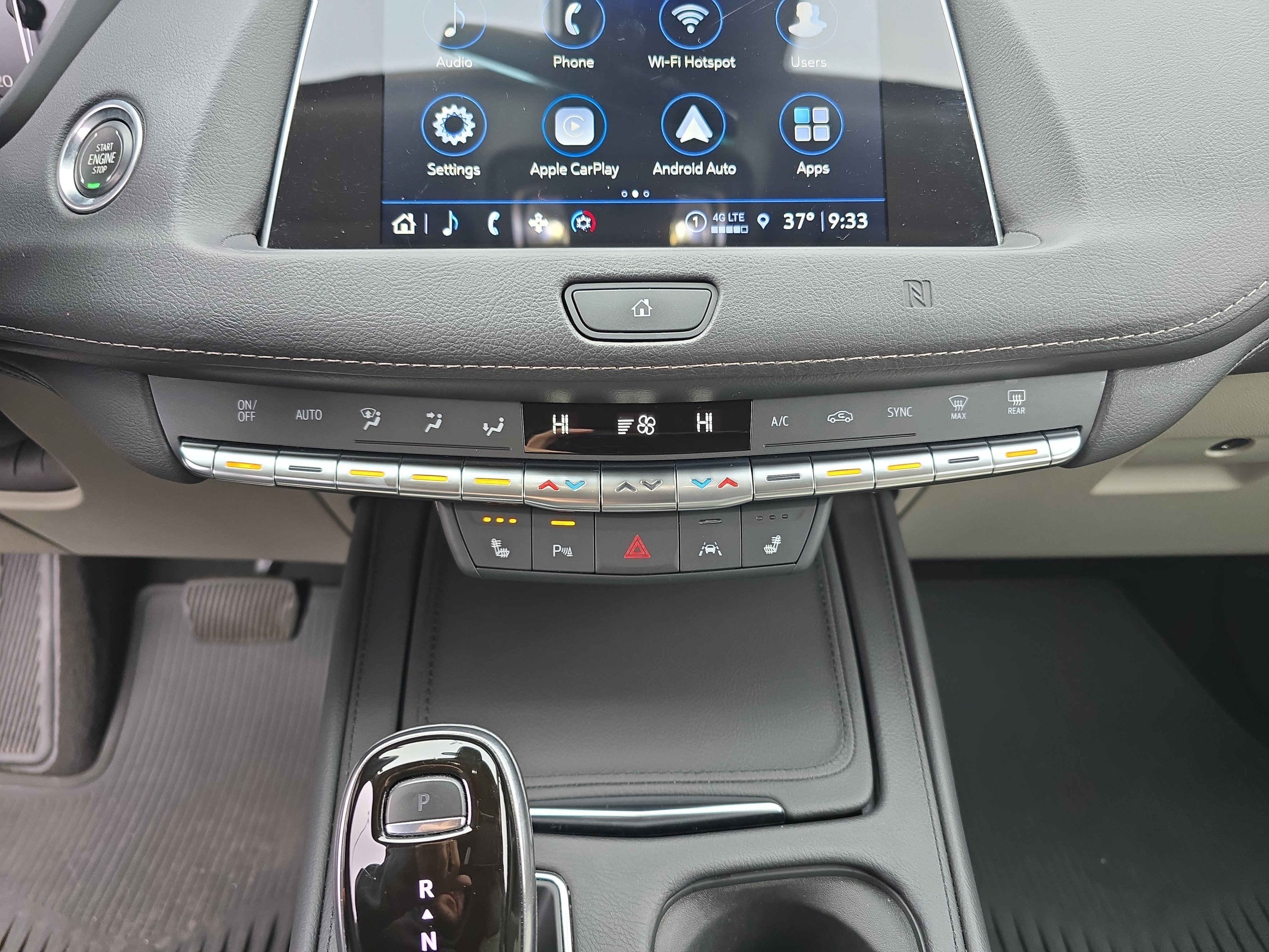 Used 2021 Cadillac XT4 Luxury w/ Cold Weather Package image 30