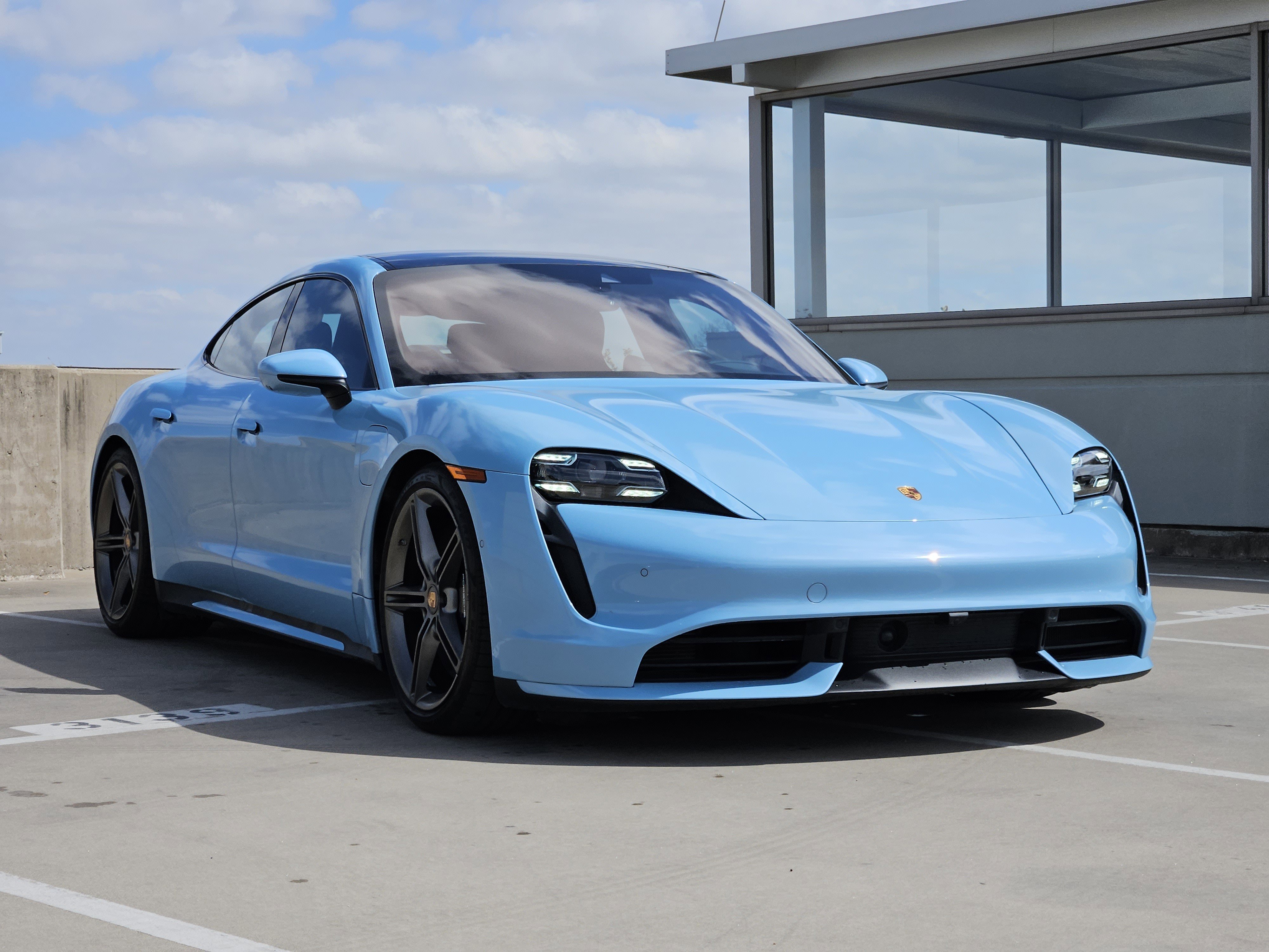 Used 2022 Porsche Taycan Turbo S image 10