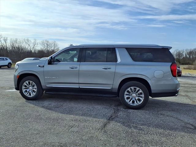 Used 2023 GMC Yukon XL Denali image 32