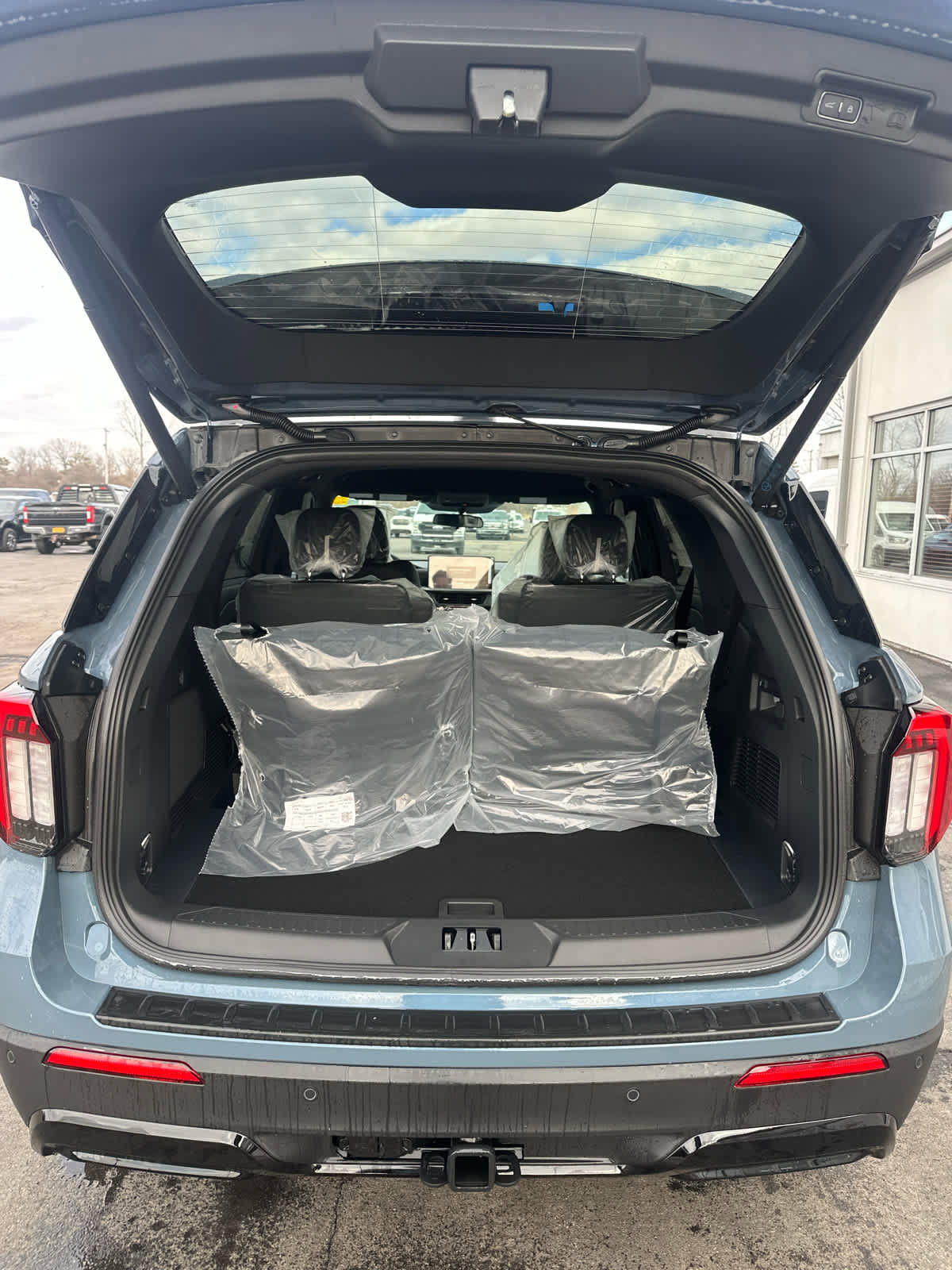 New 2026 Ford Explorer ST-Line image 7