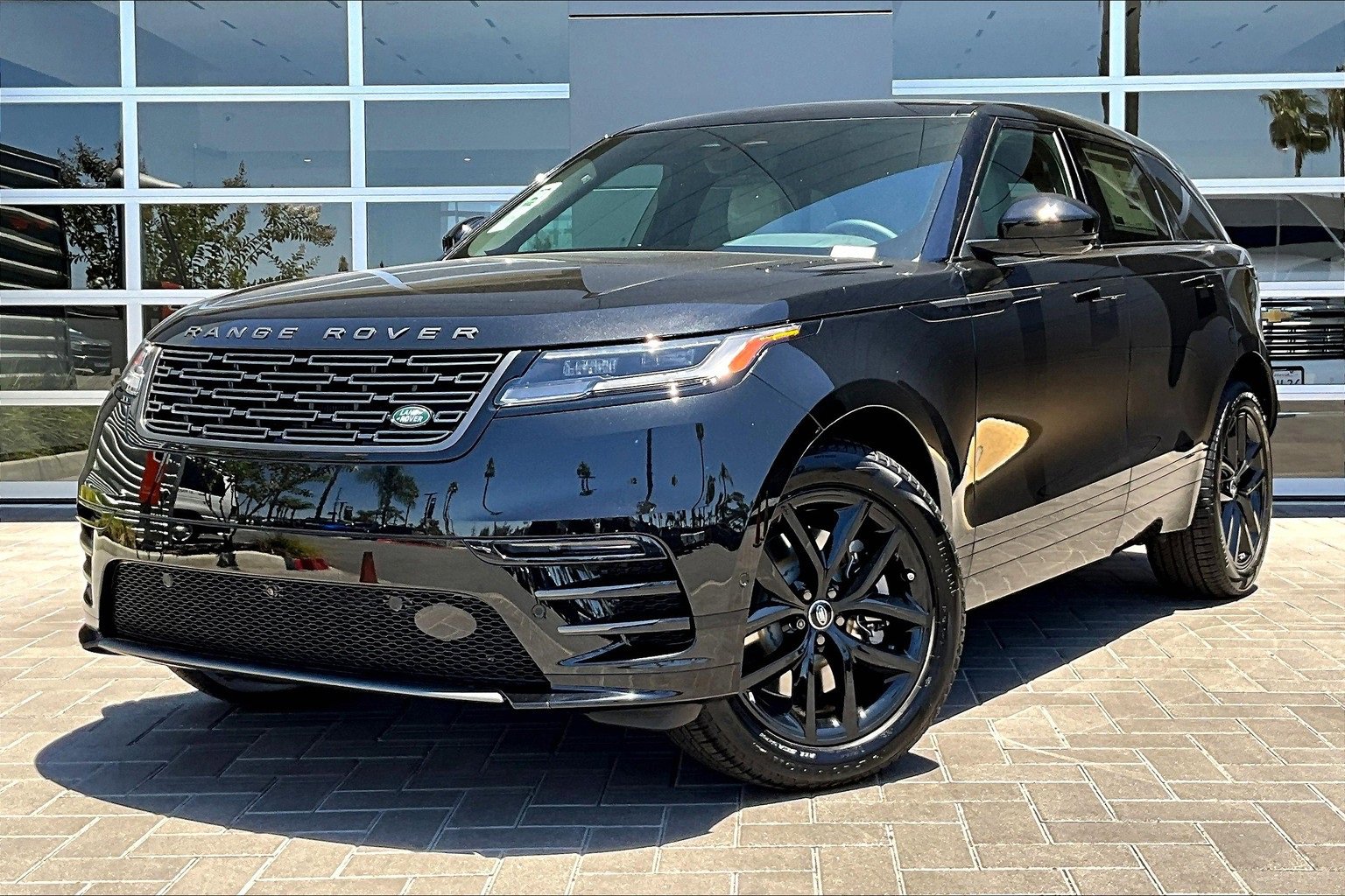 New 2026 Land Rover Range Rover Velar Dynamic SE