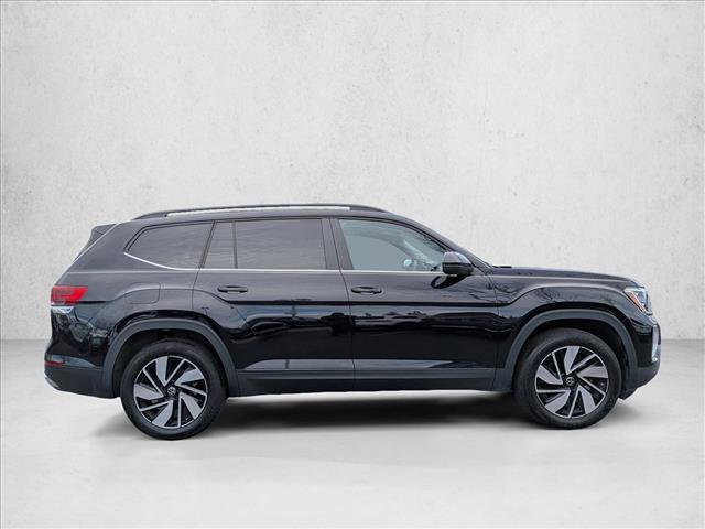 Used 2025 Volkswagen Atlas SE image 4