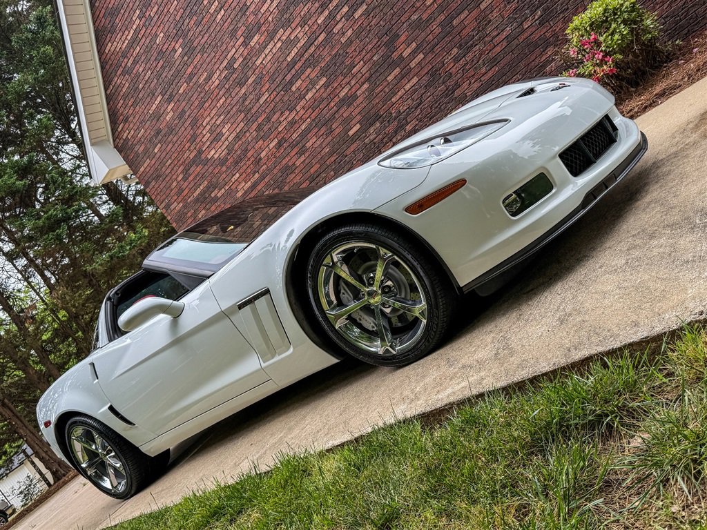 Used 2011 Chevrolet Corvette Grand Sport w/ Preferred Equipment Group RWD image 33