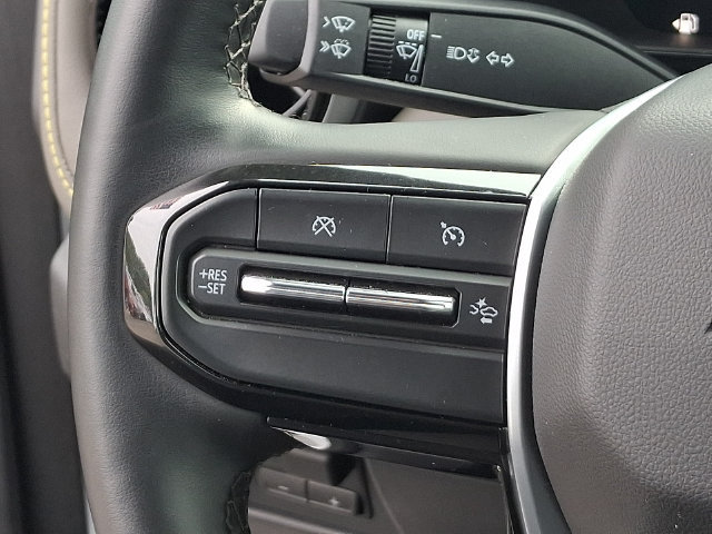 Used 2025 Chevrolet Colorado ZR2 w/ ZR2 Bison Edition AWD/4WD image 7