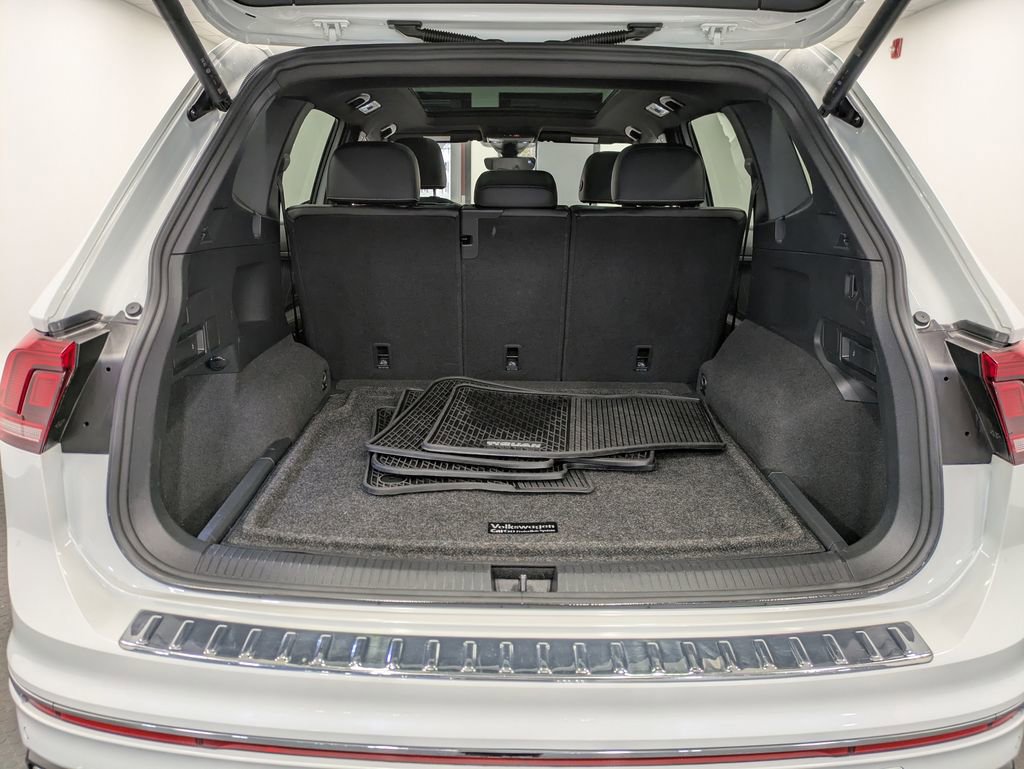 Used 2022 Volkswagen Tiguan SEL R-Line AWD/4WD image 25