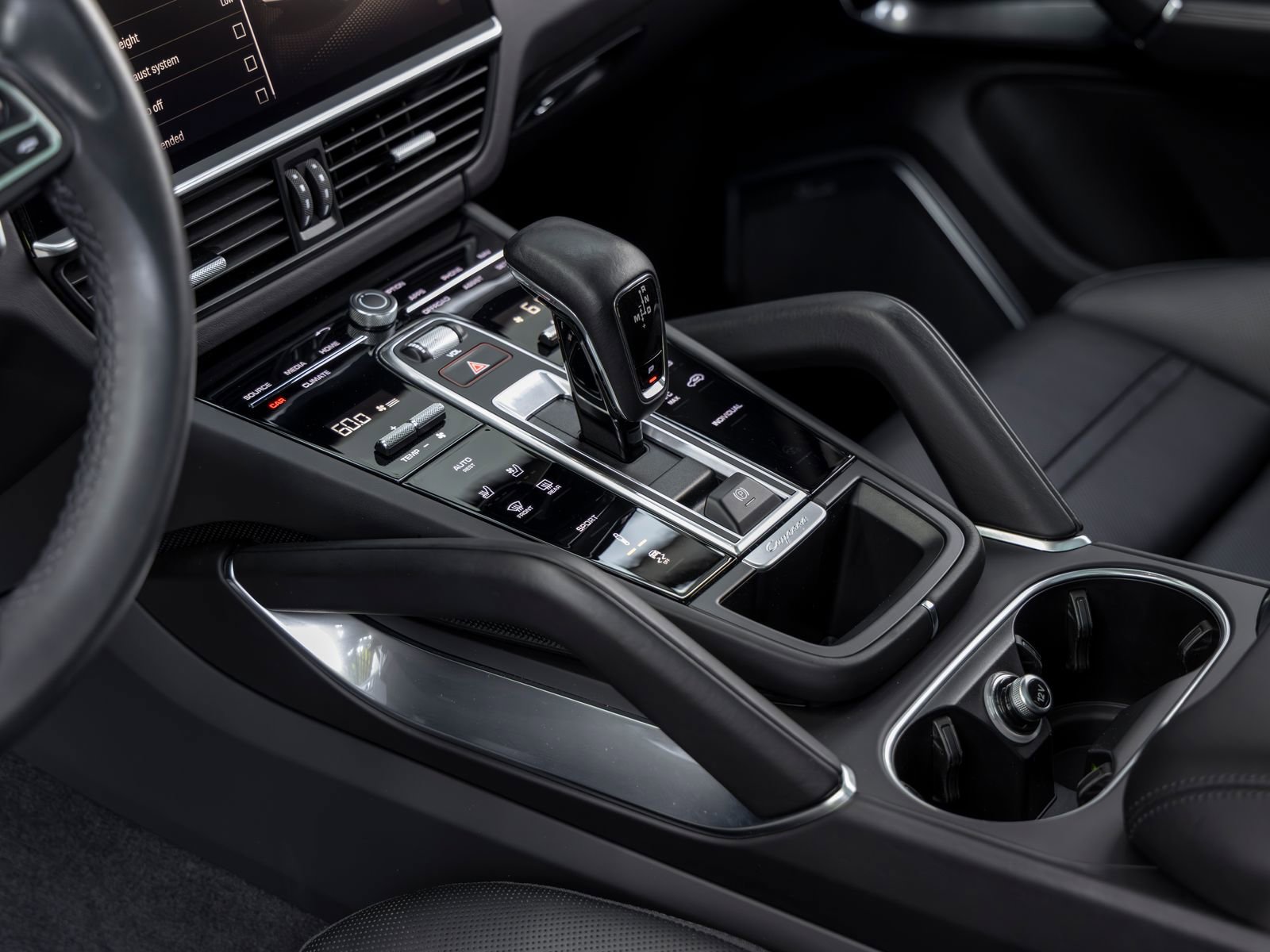 Certified 2023 Porsche Cayenne Turbo AWD/4WD image 40