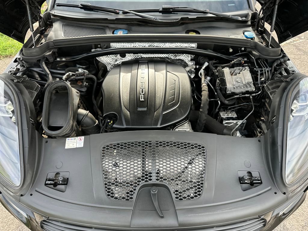 Used 2021 Porsche Macan image 23