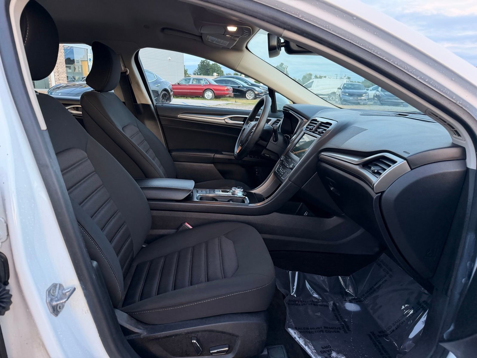 Used 2019 Ford Fusion SE FWD image 21