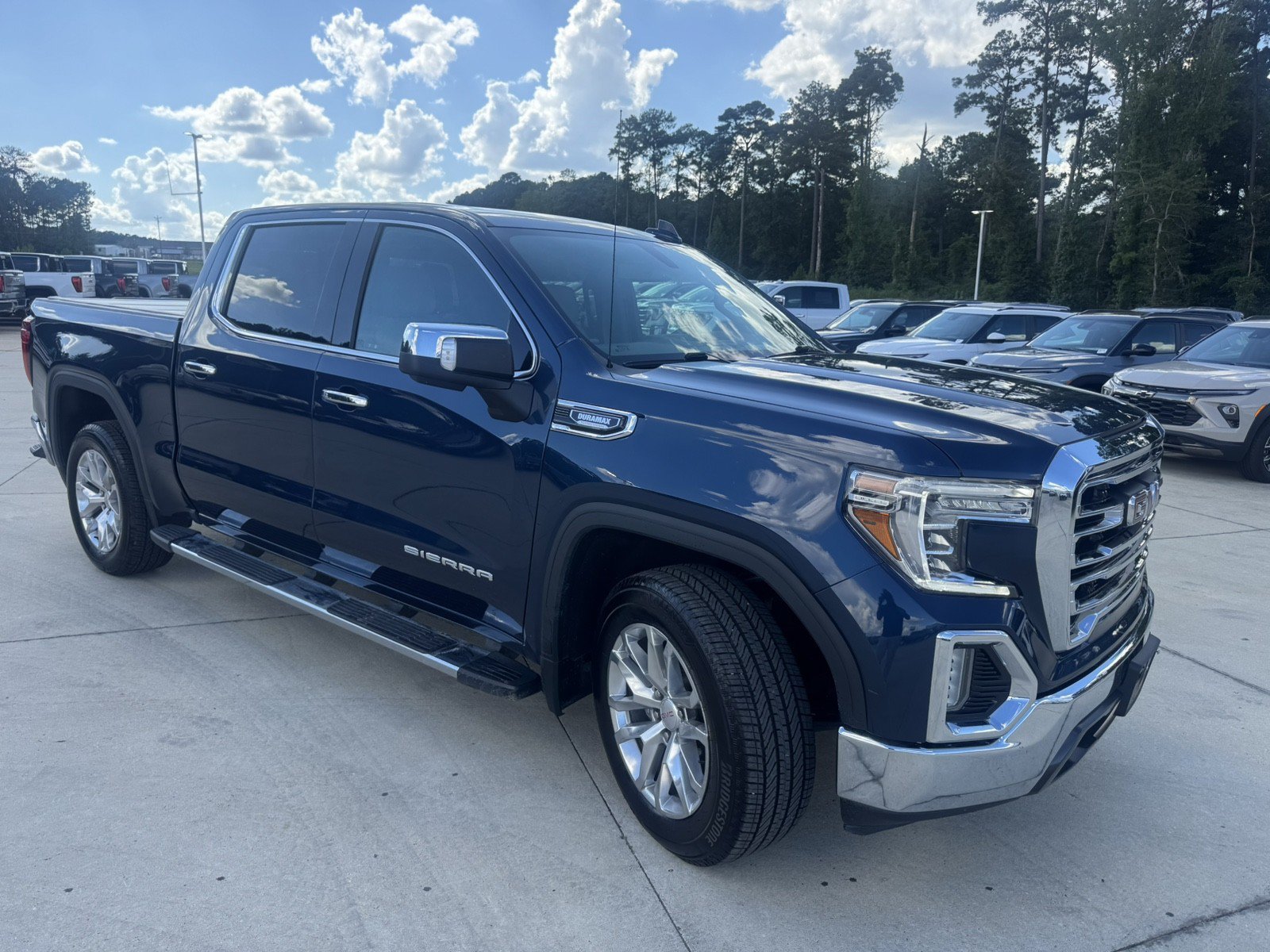 Used 2021 GMC Sierra 1500 SLT w/ SLT Premium Package RWD image 3