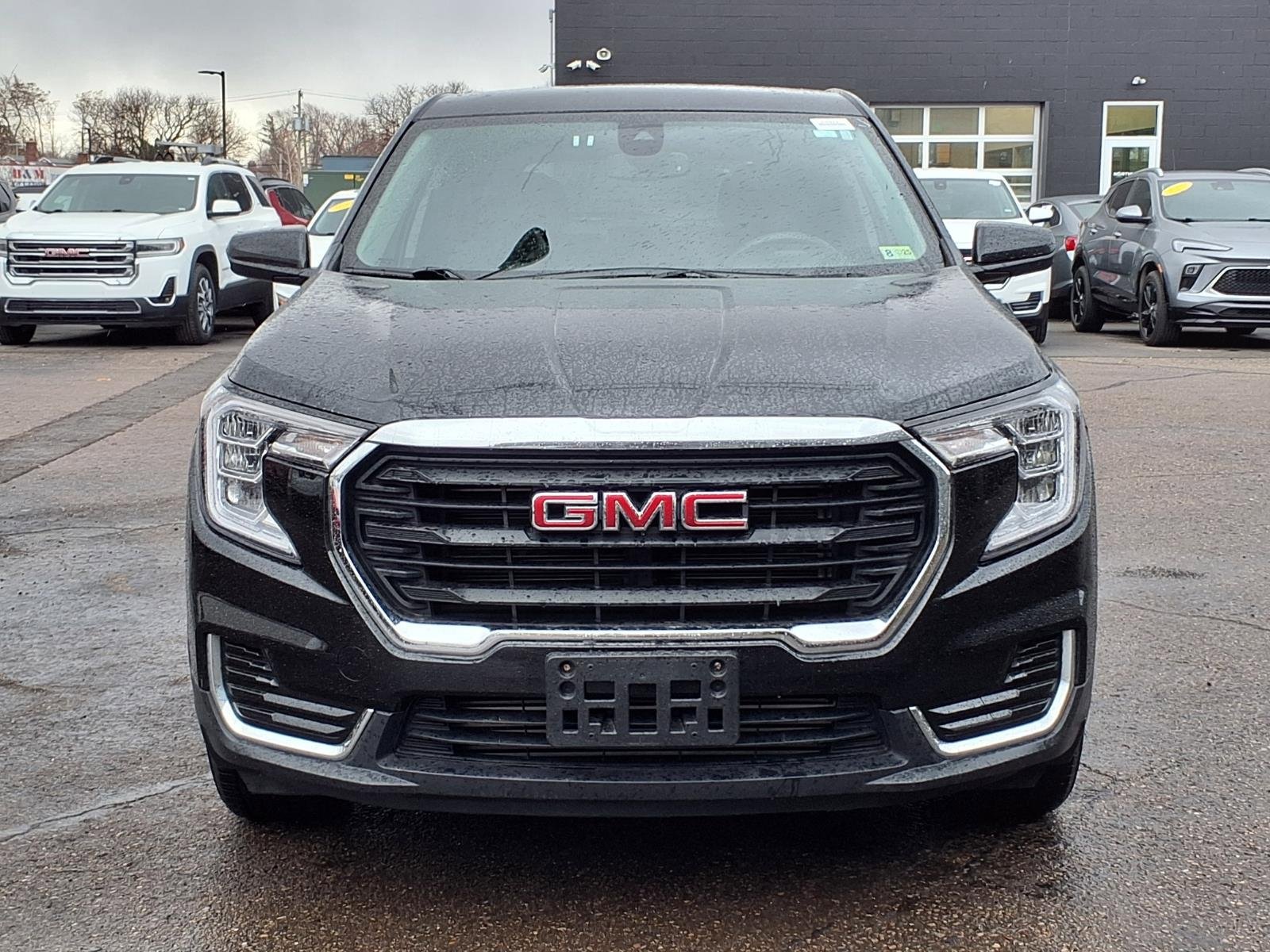 Used 2024 GMC Terrain SLE image 21