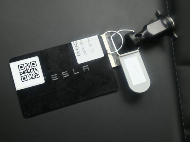 Used 2026 Tesla Model Y Long Range image 9