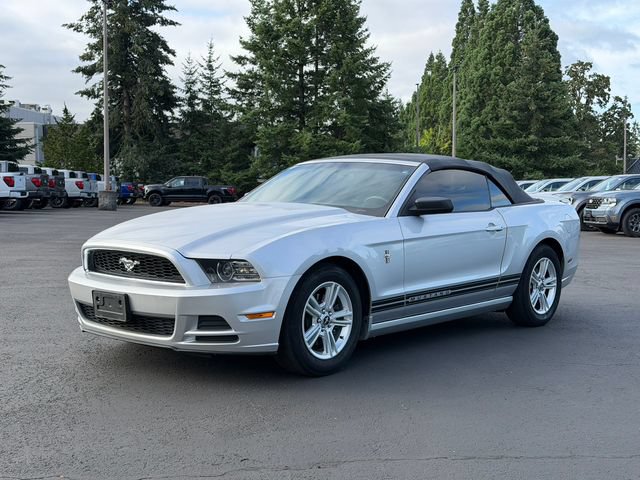 Used 2013 Ford Mustang Convertible RWD image 7