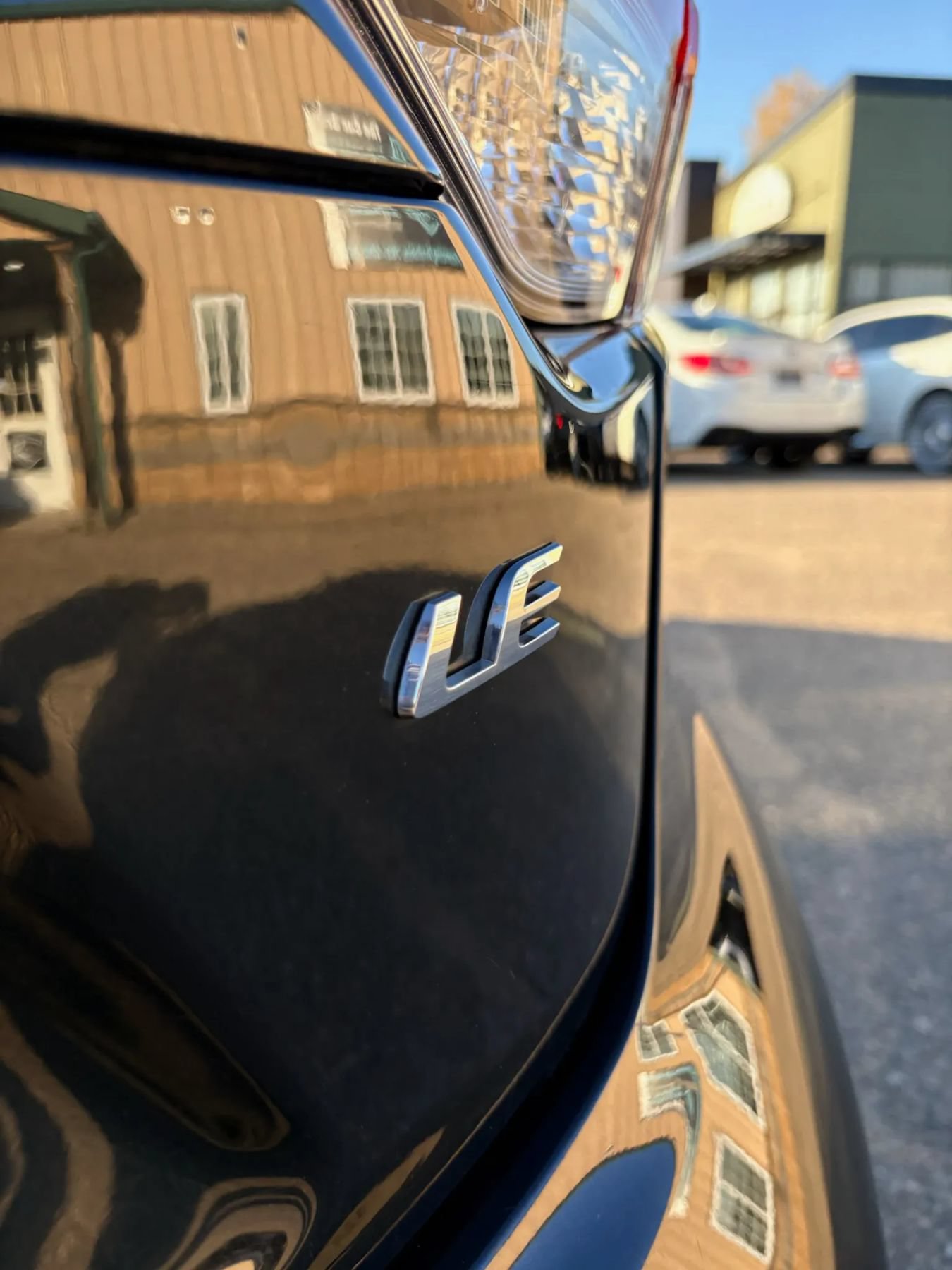 Used 2020 Toyota Corolla LE FWD image 38