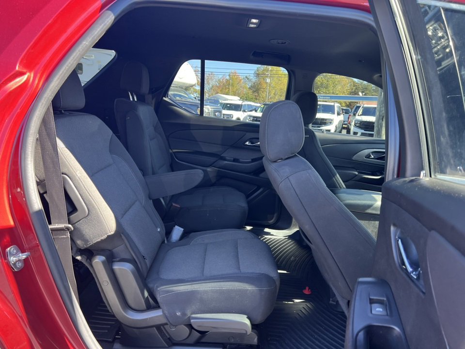 Used 2022 Chevrolet Traverse LT image 13
