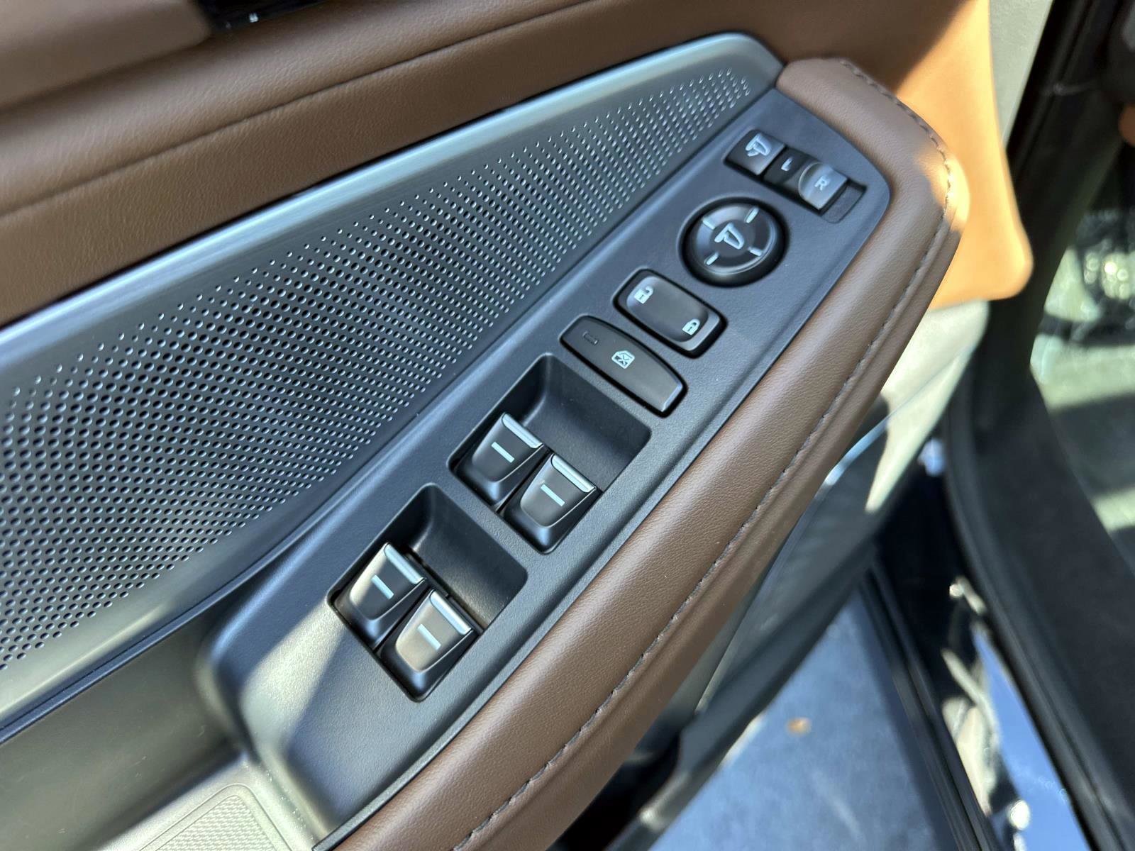 Certified 2025 Acura MDX SH-AWD w/ Technology Package image 18