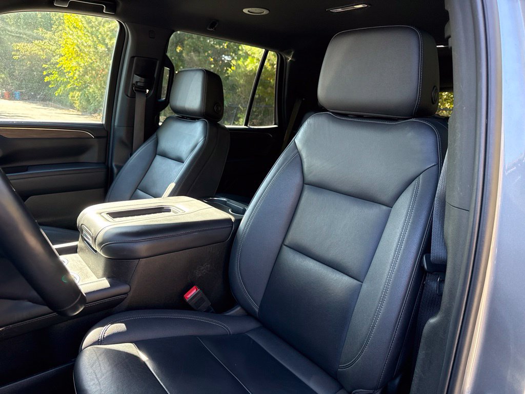 Used 2023 Chevrolet Tahoe LT w/ Luxury Package RWD image 17