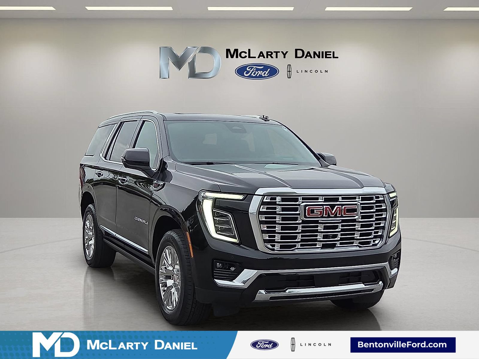 Used 2025 GMC Yukon Denali w/ Sun & Power Step Package AWD/4WD image 1