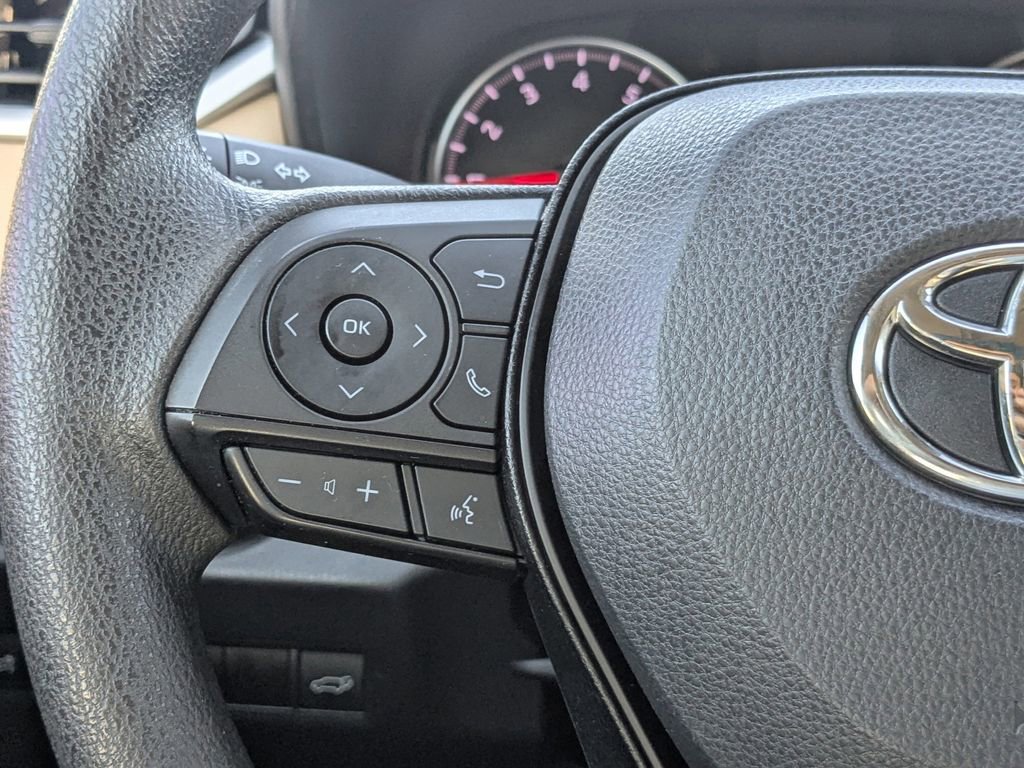 Used 2022 Toyota RAV4 XLE image 26