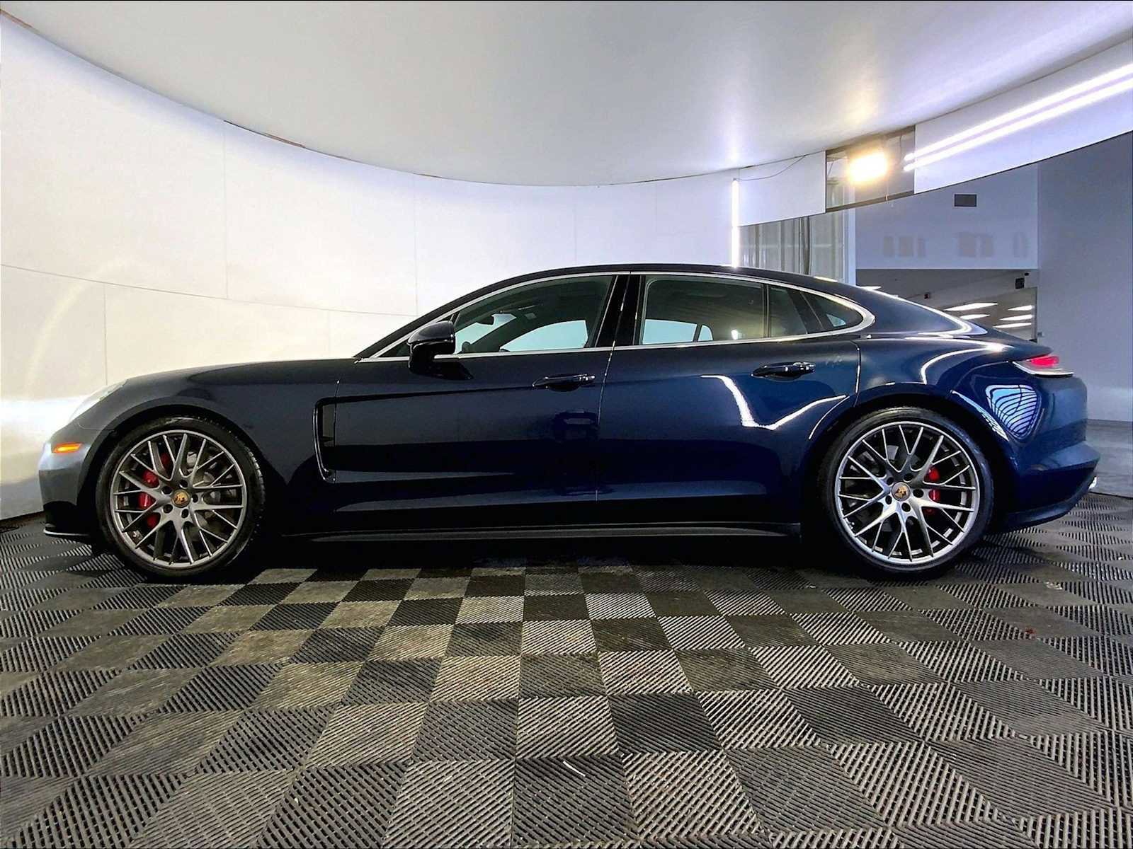 Certified 2023 Porsche Panamera 4S image 2
