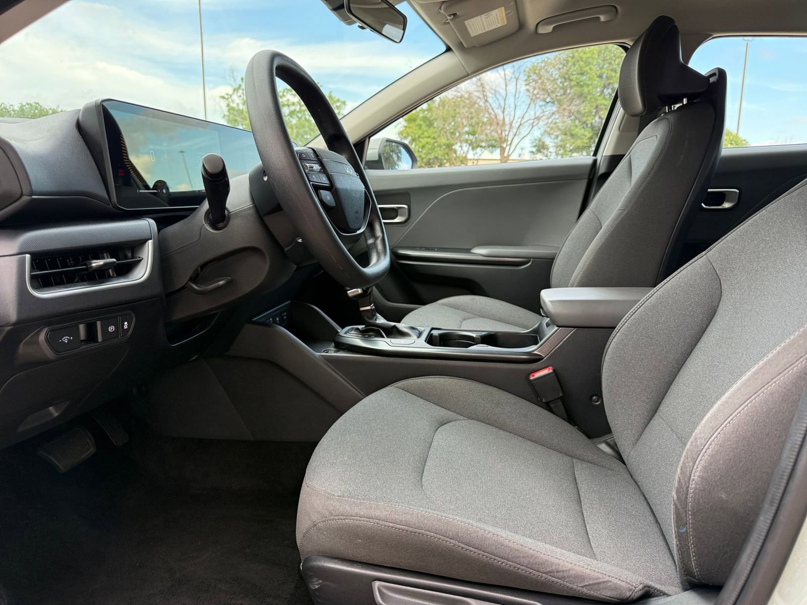 Used 2025 Kia K4 FWD image 29