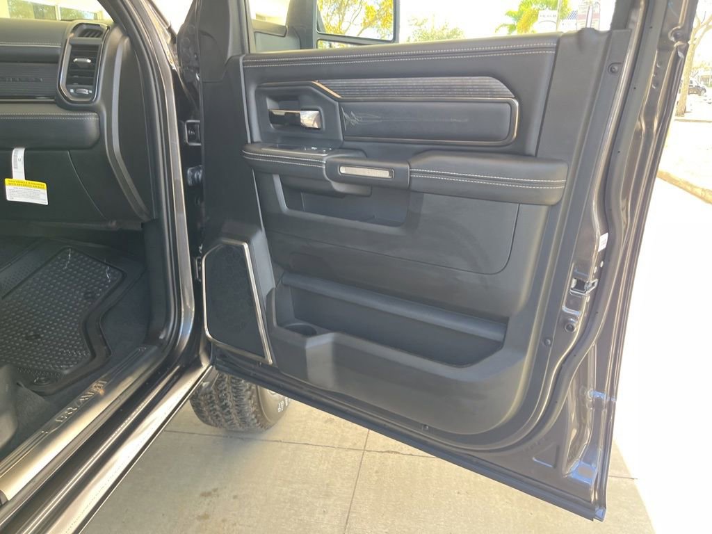 New 2023 RAM 2500 Limited image 24