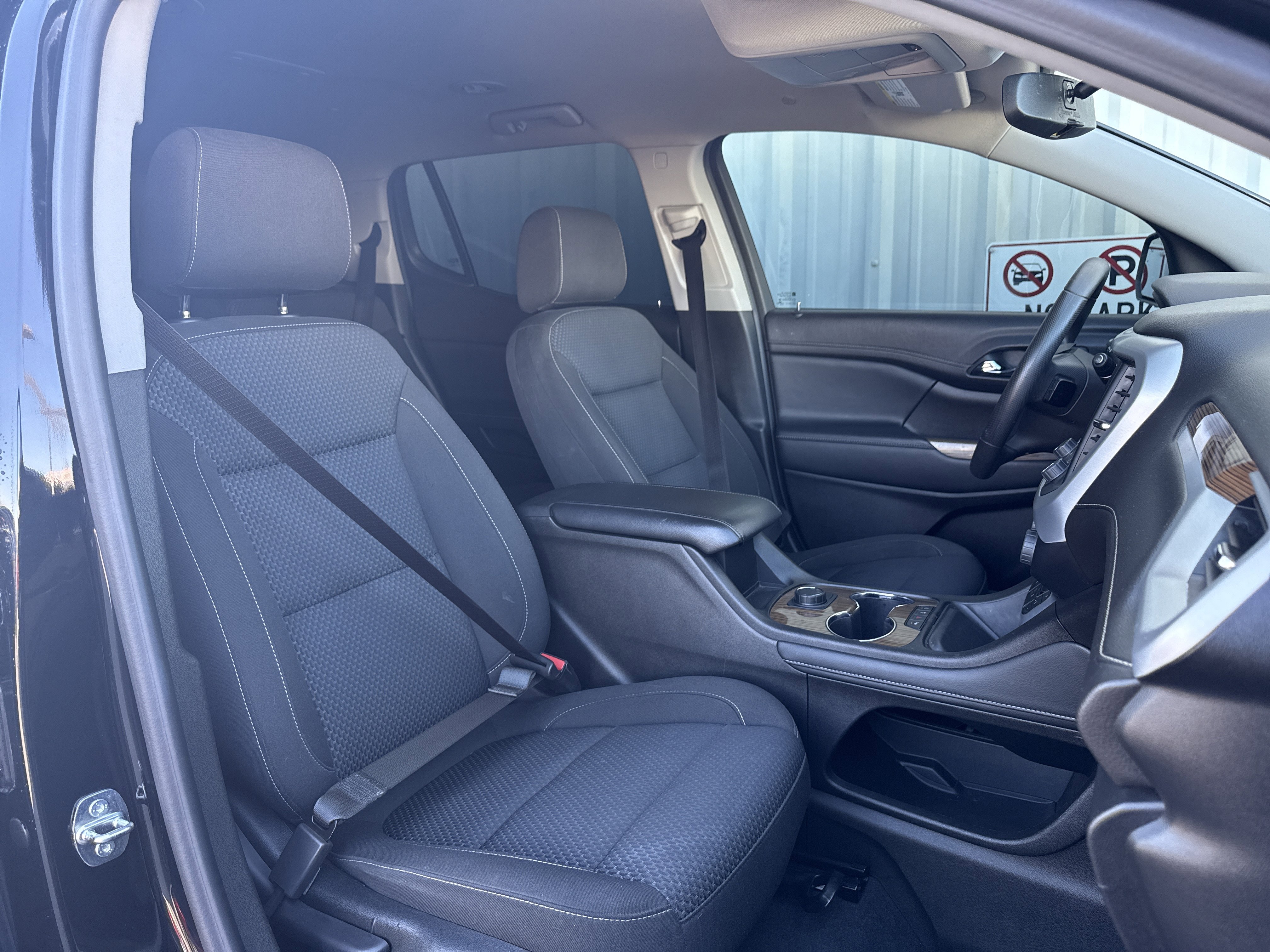 Used 2023 GMC Acadia SLE image 27