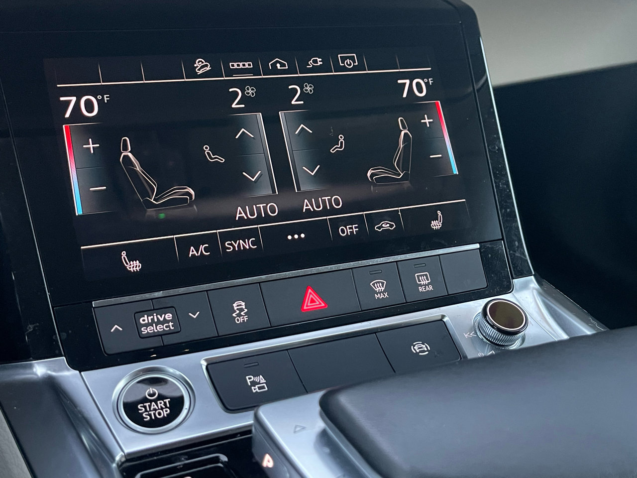 Used 2023 Audi e-tron Premium w/ Convenience Plus Package image 33