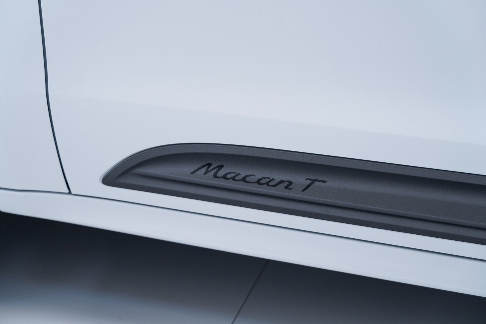 Certified 2026 Porsche Macan Turbo image 13